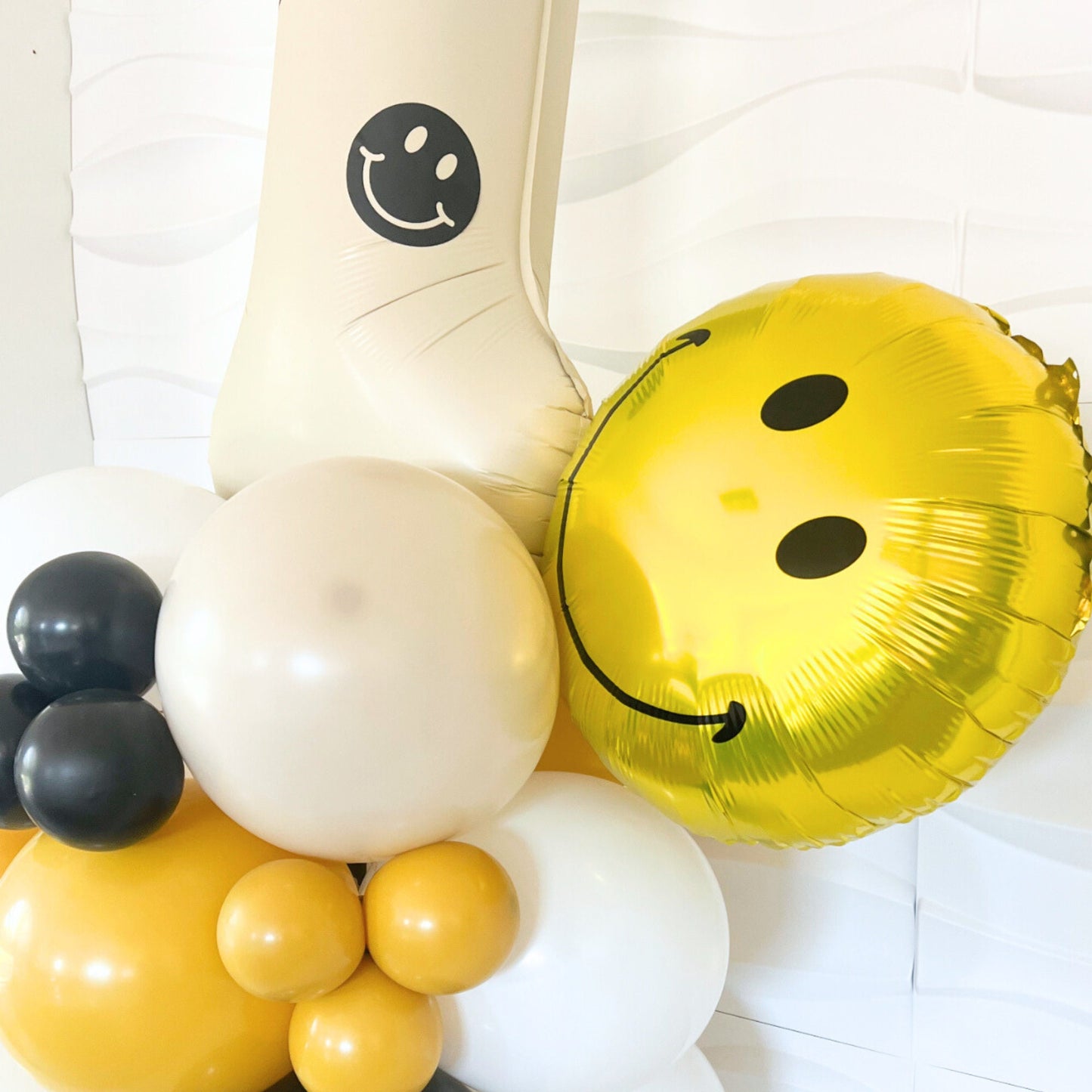 One Happy Dude DIY Balloon Tower l Number Balloon Tower l One Happy Dude Birthday l One Happy Dude
