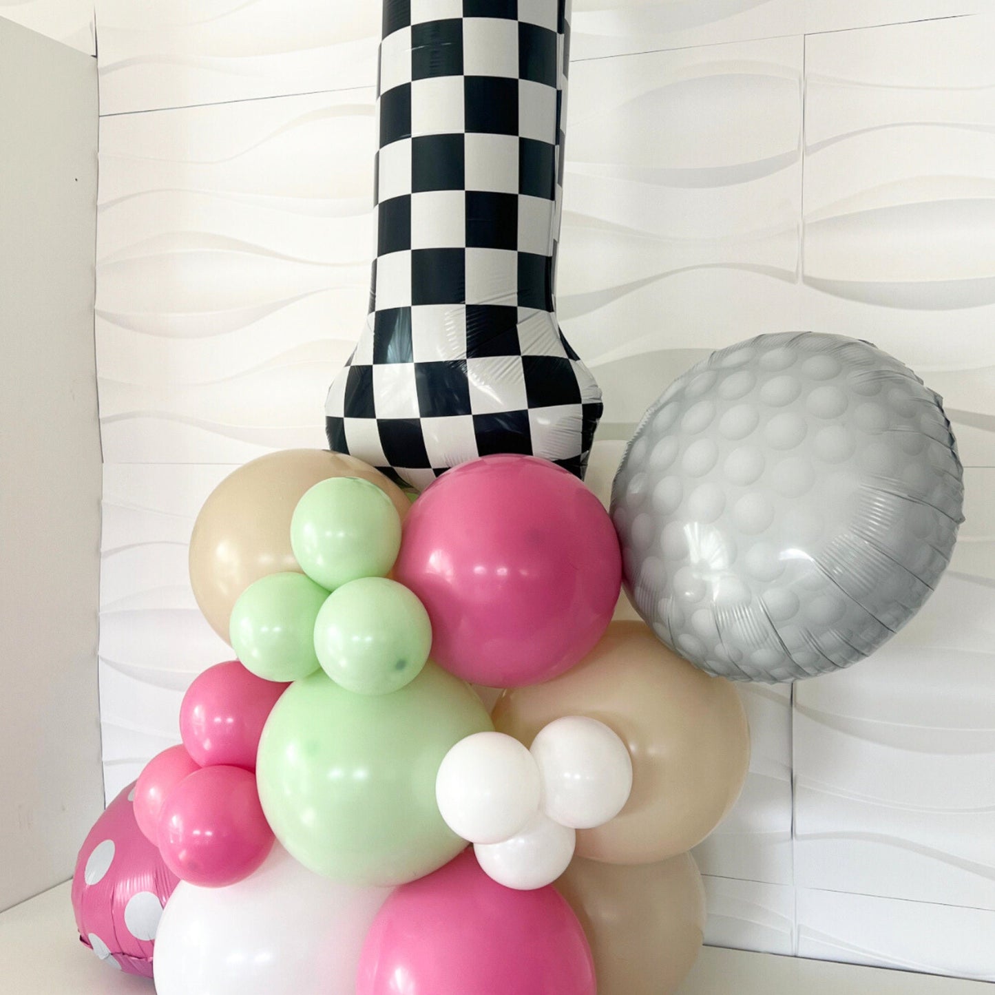 Hole In Hole Birthday Balloons - Hole In One - Hole In One Balloons - Hole In One Birthday Theme Balloon Tower - Balloon Tower - Part-tee