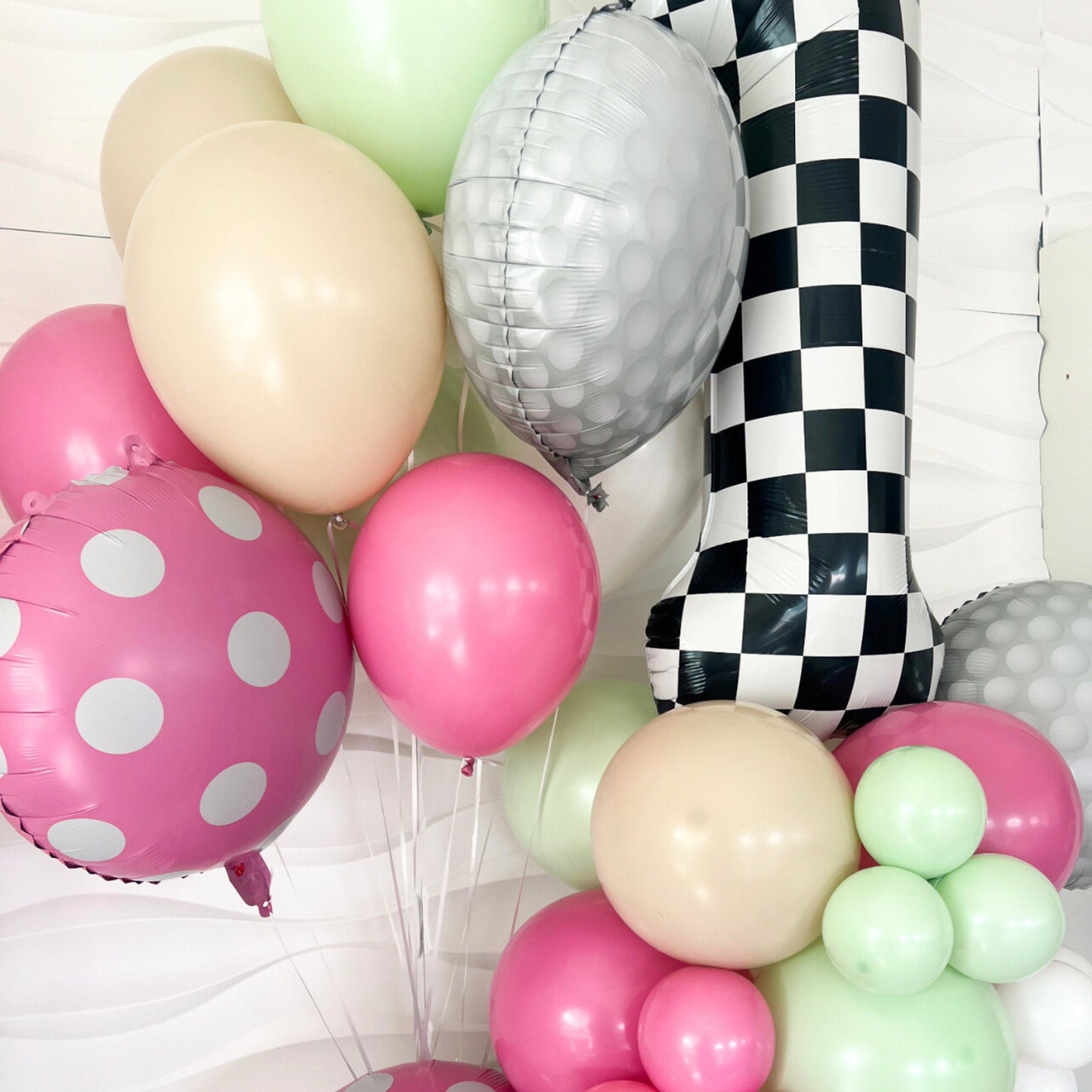 Hole In Hole Birthday Balloons - Hole In One - Hole In One Balloons - Hole In One Birthday Theme Balloon Tower - Balloon Tower - Part-tee